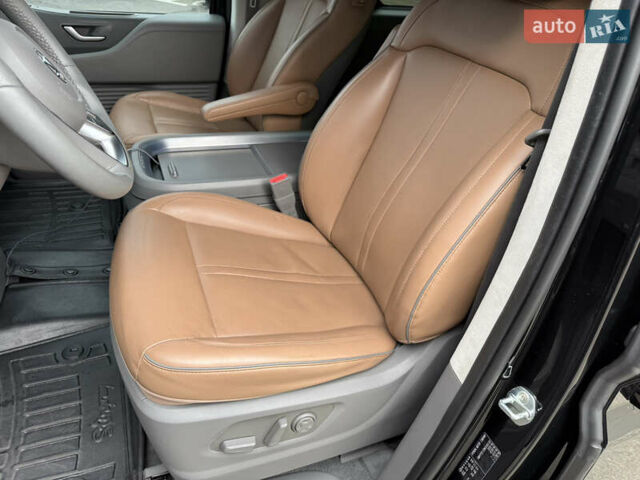 Черный Хендай Staria, объемом двигателя 2.2 л и пробегом 66 тыс. км за 49800 $, фото 14 на Automoto.ua