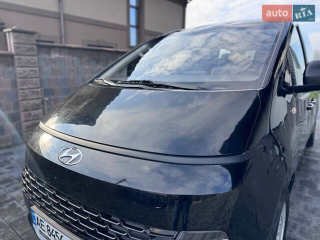 Черный Хендай Staria, объемом двигателя 2.2 л и пробегом 63 тыс. км за 22800 $, фото 22 на Automoto.ua