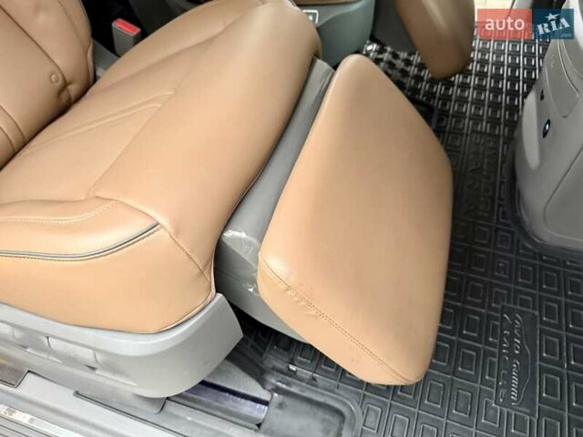 Чорний Хендай Staria, об'ємом двигуна 2.2 л та пробігом 8 тис. км за 59500 $, фото 36 на Automoto.ua