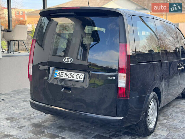 Чорний Хендай Staria, об'ємом двигуна 2.2 л та пробігом 63 тис. км за 19800 $, фото 5 на Automoto.ua