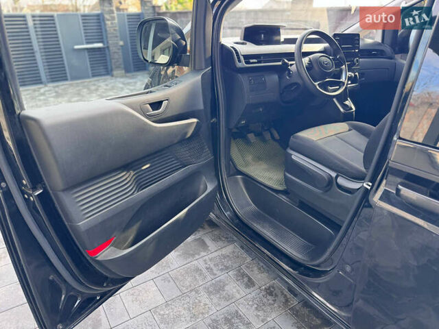 Черный Хендай Staria, объемом двигателя 2.2 л и пробегом 63 тыс. км за 22800 $, фото 11 на Automoto.ua