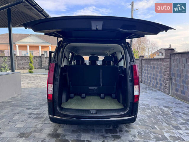 Черный Хендай Staria, объемом двигателя 2.2 л и пробегом 63 тыс. км за 22800 $, фото 17 на Automoto.ua