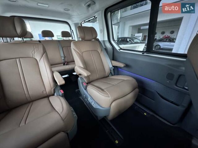 Чорний Хендай Staria, об'ємом двигуна 2.2 л та пробігом 8 тис. км за 51000 $, фото 28 на Automoto.ua