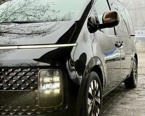 Чорний Хендай Staria, об'ємом двигуна 2.2 л та пробігом 8 тис. км за 59500 $, фото 5 на Automoto.ua