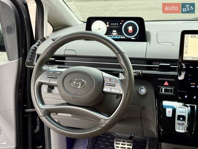 Чорний Хендай Staria, об'ємом двигуна 2.2 л та пробігом 8 тис. км за 59500 $, фото 41 на Automoto.ua
