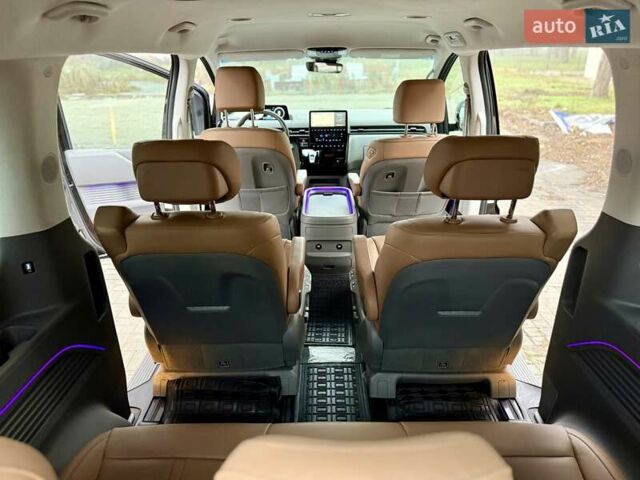 Чорний Хендай Staria, об'ємом двигуна 2.2 л та пробігом 8 тис. км за 59500 $, фото 37 на Automoto.ua