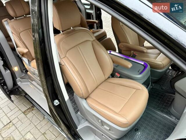 Чорний Хендай Staria, об'ємом двигуна 2.2 л та пробігом 8 тис. км за 59500 $, фото 43 на Automoto.ua