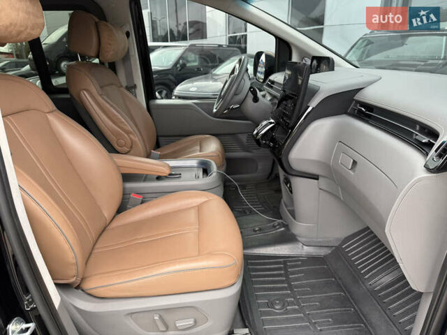 Черный Хендай Staria, объемом двигателя 2.2 л и пробегом 66 тыс. км за 49800 $, фото 15 на Automoto.ua