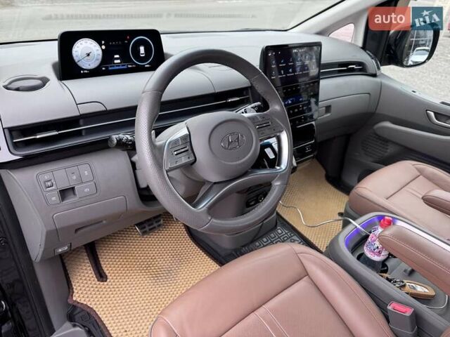 Чорний Хендай Staria, об'ємом двигуна 2.2 л та пробігом 8 тис. км за 51000 $, фото 10 на Automoto.ua