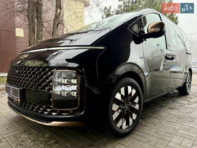 Чорний Хендай Staria, об'ємом двигуна 2.2 л та пробігом 8 тис. км за 59500 $, фото 4 на Automoto.ua