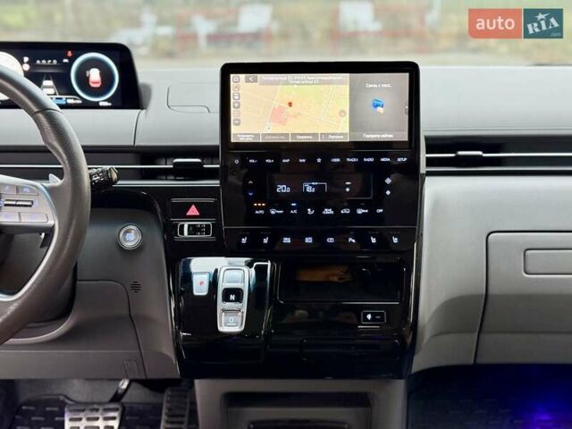 Чорний Хендай Staria, об'ємом двигуна 2.2 л та пробігом 8 тис. км за 59500 $, фото 40 на Automoto.ua