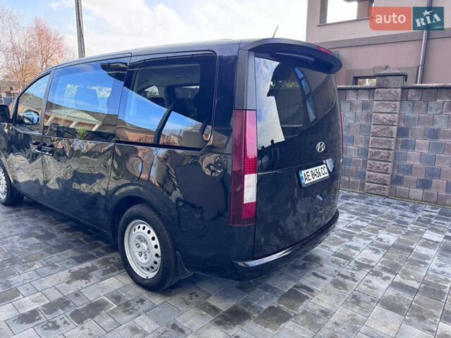 Чорний Хендай Staria, об'ємом двигуна 2.2 л та пробігом 63 тис. км за 19800 $, фото 8 на Automoto.ua