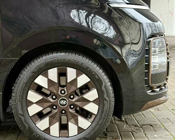 Чорний Хендай Staria, об'ємом двигуна 2.2 л та пробігом 8 тис. км за 59500 $, фото 11 на Automoto.ua