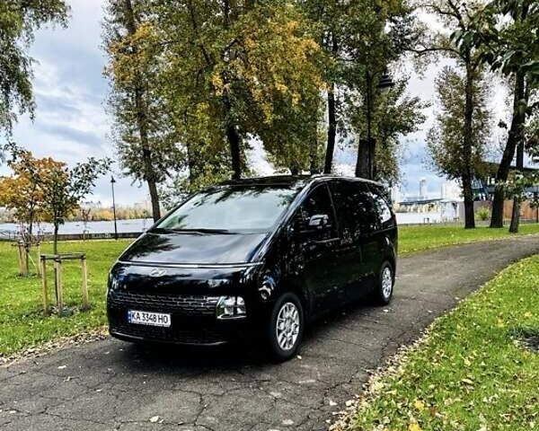 Черный Хендай Staria, объемом двигателя 2.2 л и пробегом 11 тыс. км за 42000 $, фото 8 на Automoto.ua