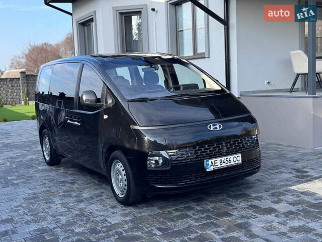 Чорний Хендай Staria, об'ємом двигуна 2.2 л та пробігом 63 тис. км за 19800 $, фото 10 на Automoto.ua