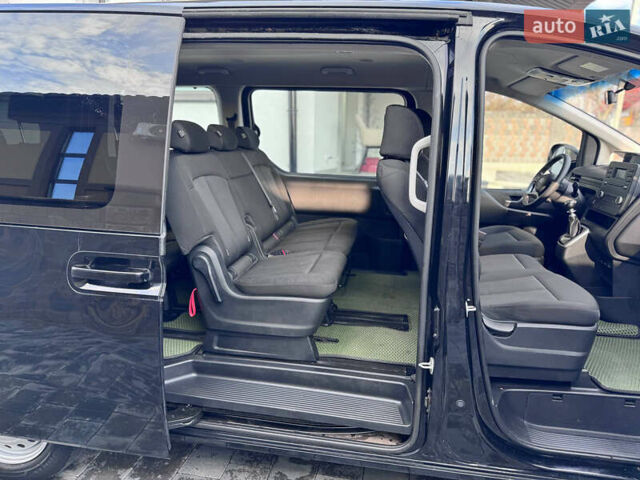 Чорний Хендай Staria, об'ємом двигуна 2.2 л та пробігом 63 тис. км за 19800 $, фото 23 на Automoto.ua