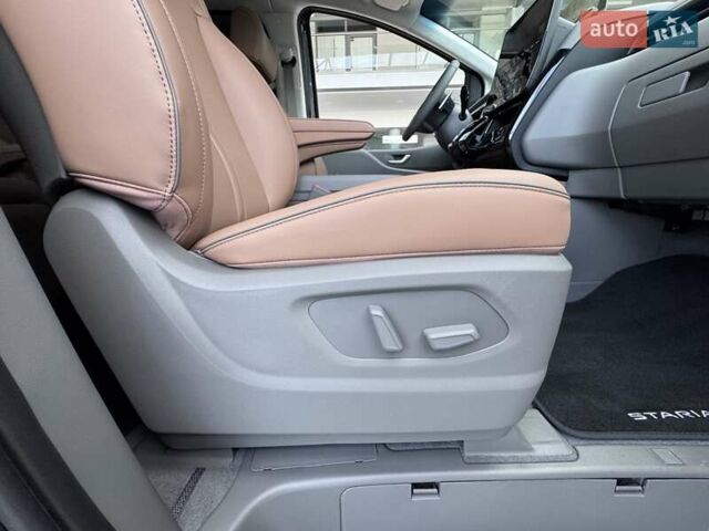 Чорний Хендай Staria, об'ємом двигуна 2.2 л та пробігом 8 тис. км за 51000 $, фото 33 на Automoto.ua