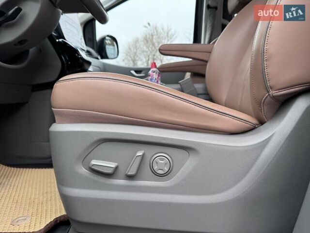 Чорний Хендай Staria, об'ємом двигуна 2.2 л та пробігом 8 тис. км за 51000 $, фото 8 на Automoto.ua