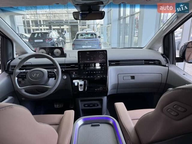 Чорний Хендай Staria, об'ємом двигуна 2.2 л та пробігом 8 тис. км за 51000 $, фото 16 на Automoto.ua