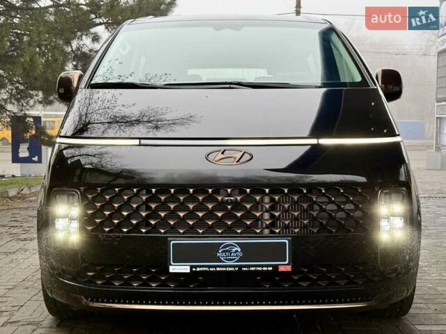 Чорний Хендай Staria, об'ємом двигуна 2.2 л та пробігом 8 тис. км за 59500 $, фото 7 на Automoto.ua