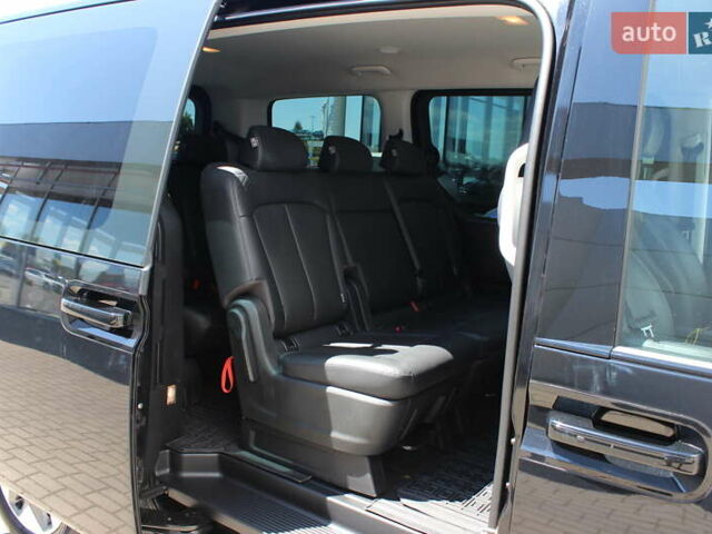 Черный Хендай Staria, объемом двигателя 2.2 л и пробегом 72 тыс. км за 45323 $, фото 41 на Automoto.ua