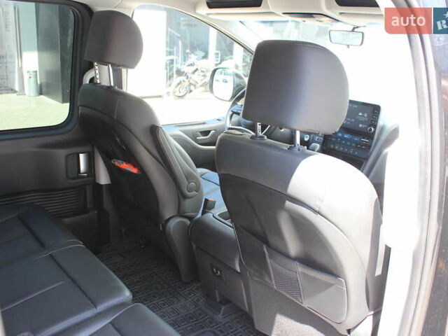 Черный Хендай Staria, объемом двигателя 2.2 л и пробегом 72 тыс. км за 45323 $, фото 42 на Automoto.ua