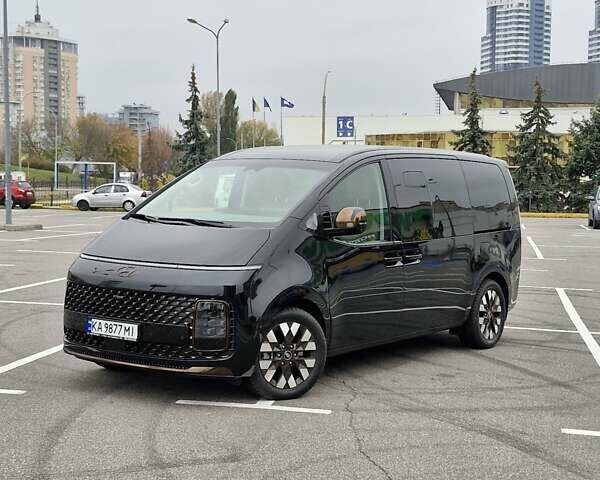 Хендай Staria 2023 у Києві на Automoto.ua Чорний Хендай Staria, об'ємом двигуна 2.2 л та пробігом 35 тис. км за 57000 $, фото 3 на Automoto.ua