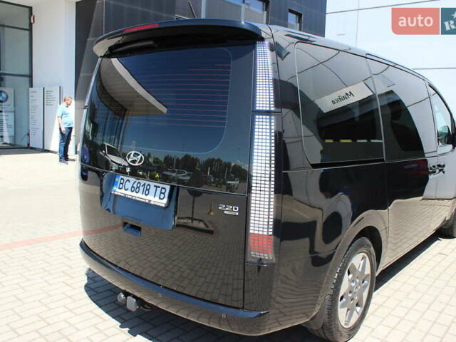 Черный Хендай Staria, объемом двигателя 2.2 л и пробегом 72 тыс. км за 45323 $, фото 8 на Automoto.ua