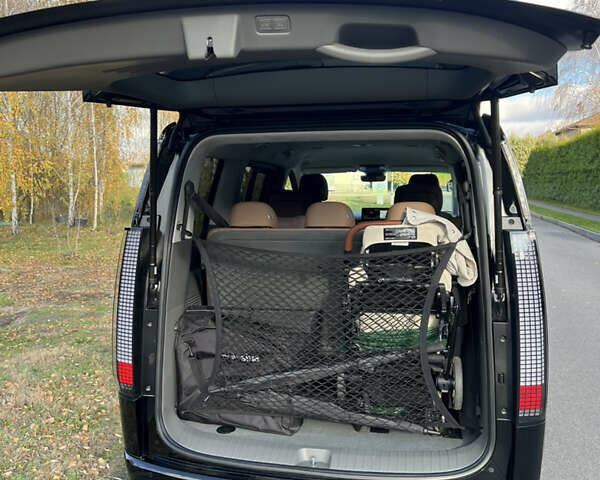 Черный Хендай Staria, объемом двигателя 2.2 л и пробегом 17 тыс. км за 55000 $, фото 10 на Automoto.ua