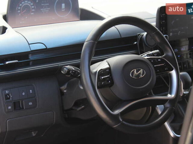 Черный Хендай Staria, объемом двигателя 2.2 л и пробегом 72 тыс. км за 45323 $, фото 30 на Automoto.ua