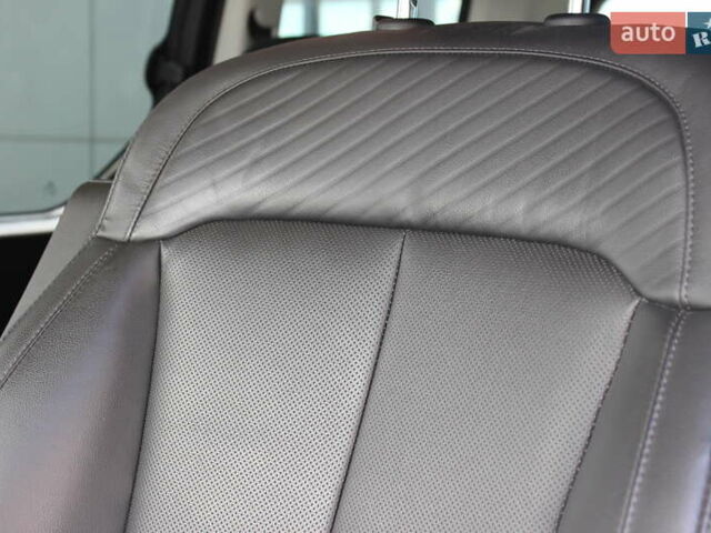 Черный Хендай Staria, объемом двигателя 2.2 л и пробегом 72 тыс. км за 45323 $, фото 22 на Automoto.ua