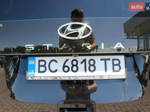 Черный Хендай Staria, объемом двигателя 2.2 л и пробегом 72 тыс. км за 45323 $, фото 9 на Automoto.ua