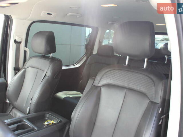 Черный Хендай Staria, объемом двигателя 2.2 л и пробегом 72 тыс. км за 45323 $, фото 21 на Automoto.ua