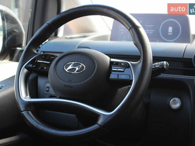 Черный Хендай Staria, объемом двигателя 2.2 л и пробегом 72 тыс. км за 45323 $, фото 26 на Automoto.ua