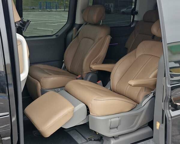 Хендай Staria 2023 у Києві на Automoto.ua Чорний Хендай Staria, об'ємом двигуна 2.2 л та пробігом 35 тис. км за 57000 $, фото 2 на Automoto.ua