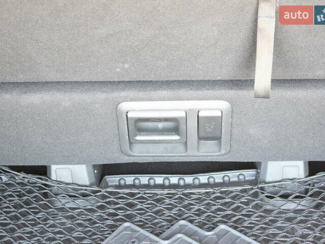 Черный Хендай Staria, объемом двигателя 2.2 л и пробегом 72 тыс. км за 45323 $, фото 51 на Automoto.ua