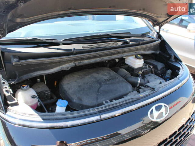 Черный Хендай Staria, объемом двигателя 2.2 л и пробегом 72 тыс. км за 45323 $, фото 52 на Automoto.ua