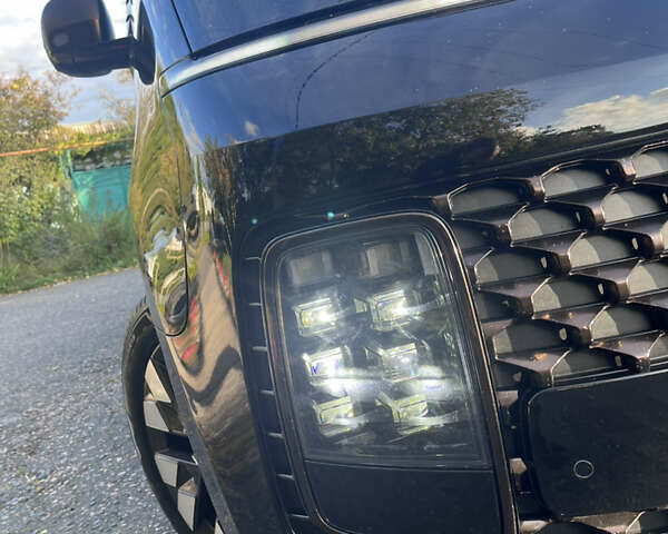 Черный Хендай Staria, объемом двигателя 2.2 л и пробегом 57 тыс. км за 49999 $, фото 5 на Automoto.ua