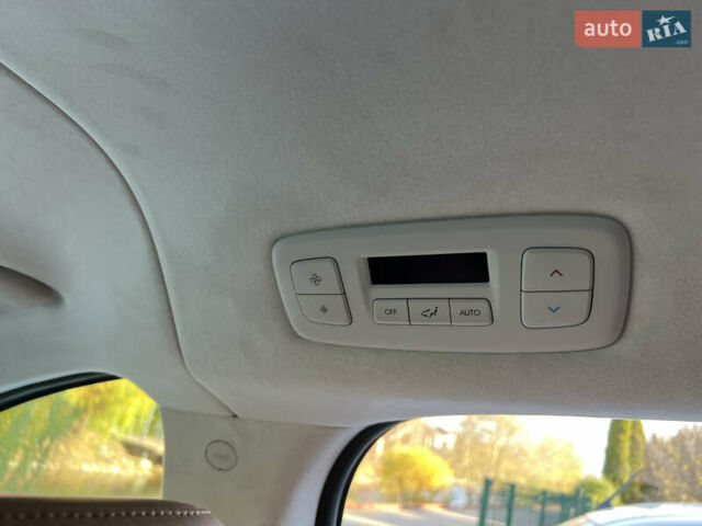 Черный Хендай Staria, объемом двигателя 2.2 л и пробегом 17 тыс. км за 55000 $, фото 12 на Automoto.ua