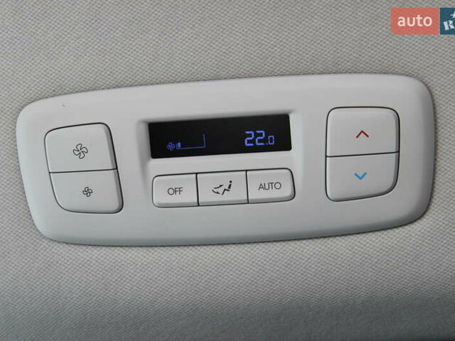 Черный Хендай Staria, объемом двигателя 2.2 л и пробегом 72 тыс. км за 45323 $, фото 40 на Automoto.ua