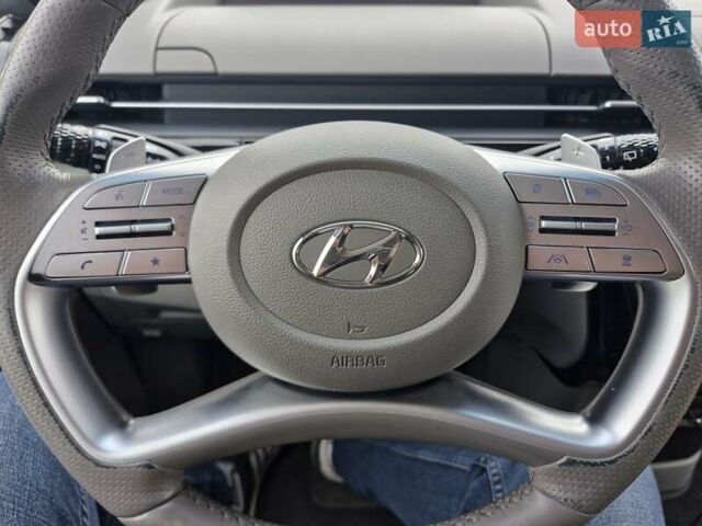 Хендай Staria 2023 у Києві на Automoto.ua Чорний Хендай Staria, об'ємом двигуна 2.2 л та пробігом 35 тис. км за 57000 $, фото 59 на Automoto.ua