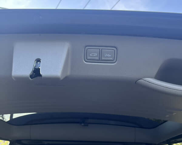 Черный Хендай Staria, объемом двигателя 2.2 л и пробегом 57 тыс. км за 49999 $, фото 12 на Automoto.ua