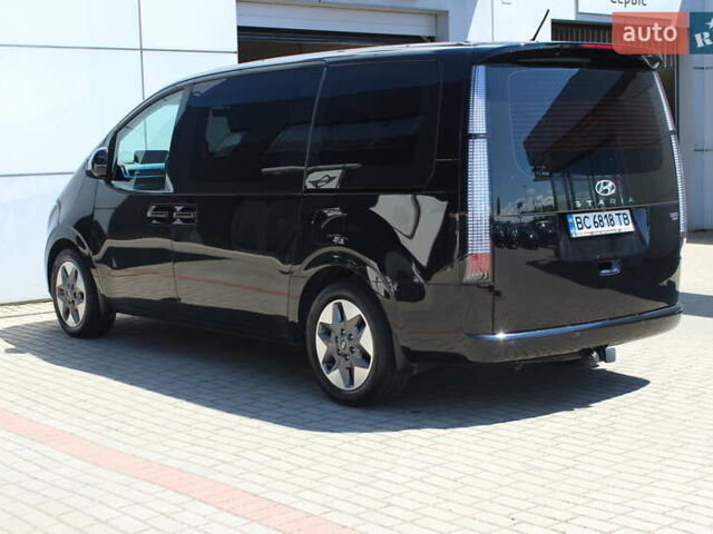 Черный Хендай Staria, объемом двигателя 2.2 л и пробегом 72 тыс. км за 45323 $, фото 10 на Automoto.ua