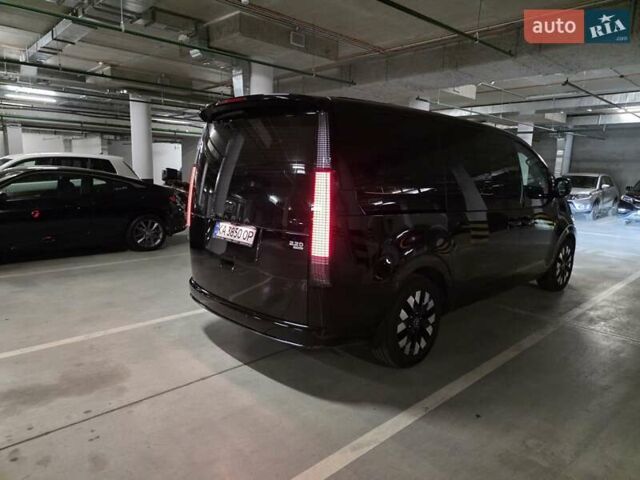 Чорний Хендай Staria, об'ємом двигуна 2.2 л та пробігом 27 тис. км за 60000 $, фото 2 на Automoto.ua