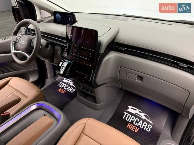 Чорний Хендай Staria, об'ємом двигуна 2.2 л та пробігом 1 тис. км за 69990 $, фото 51 на Automoto.ua