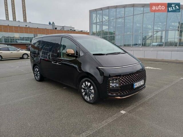 Черный Хендай Staria, объемом двигателя 2.2 л и пробегом 25 тыс. км за 62500 $, фото 9 на Automoto.ua