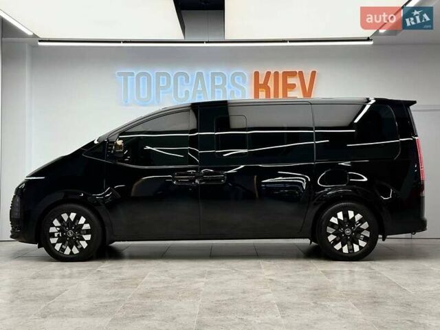 Чорний Хендай Staria, об'ємом двигуна 2.2 л та пробігом 1 тис. км за 69990 $, фото 3 на Automoto.ua