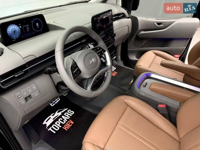 Чорний Хендай Staria, об'ємом двигуна 2.2 л та пробігом 1 тис. км за 69990 $, фото 24 на Automoto.ua