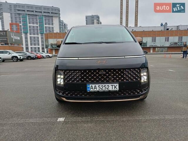 Черный Хендай Staria, объемом двигателя 2.2 л и пробегом 25 тыс. км за 62500 $, фото 10 на Automoto.ua