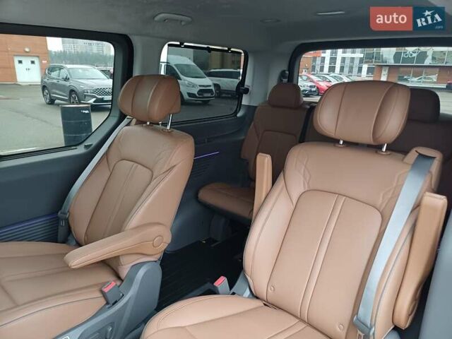 Черный Хендай Staria, объемом двигателя 2.2 л и пробегом 25 тыс. км за 62500 $, фото 14 на Automoto.ua